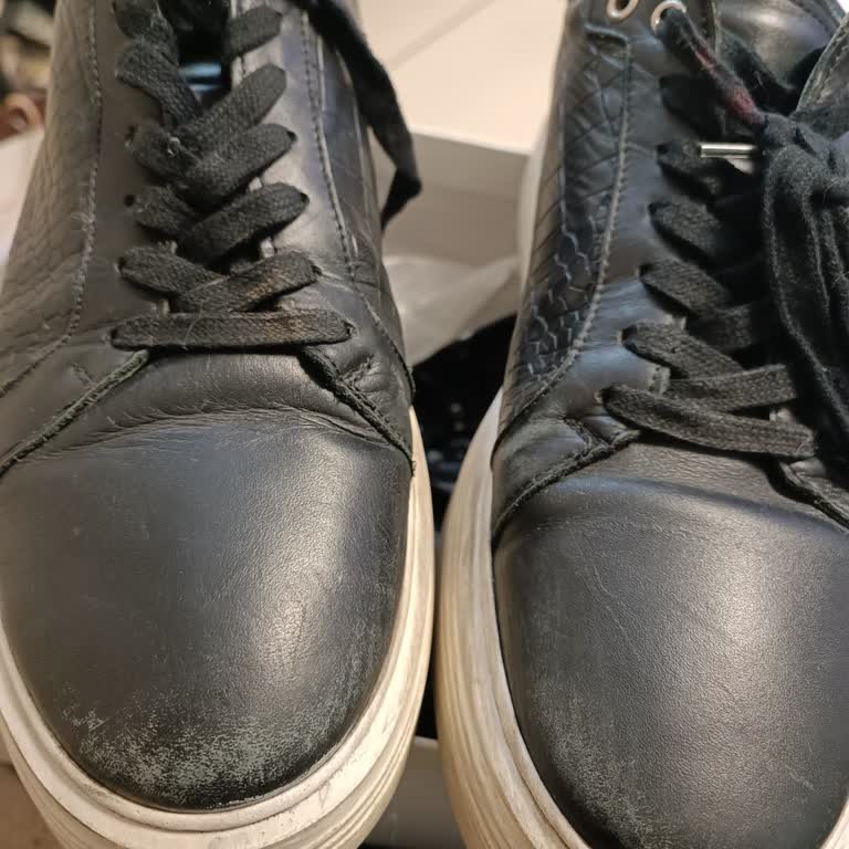 Kemal Tanca Kısa Sürede Deforme Olan Ayakkabıya Ret Kararı Mağduriyetimi Artırdı!