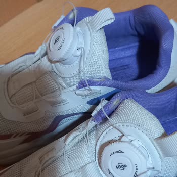 FLO Mağazasından Aldığım Ayakkabılar Kısa Sürede Yırtıldı Mağdur Edildim