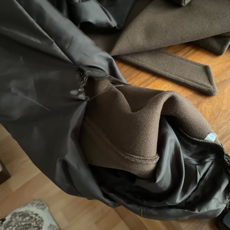 Hasarlı Kaban Ve Yetersiz Müşteri Hizmeti Deneyimi