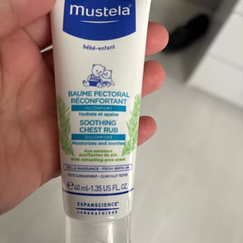 Mustela Bebek Göğüs Balmı Sonrası Ciltte Kızarıklık Ve Kabarcıklar Oluştu