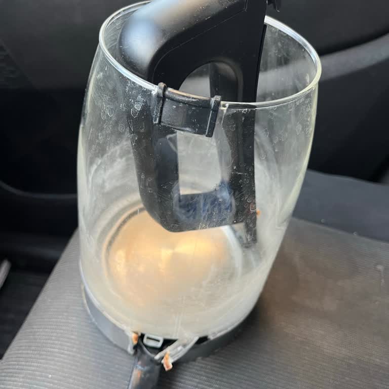 Grundig Cam Kettle Sapı Kısa Sürede Koptu, Garanti Kapsamında Yüksek Değişim Ücreti Talep Edildi