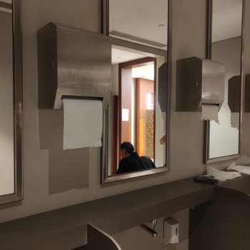 Hilltown Karşıyaka Mescidinde Abdest Alanında Süregelen Konforsuzluk Ve Yetersiz Çözümler