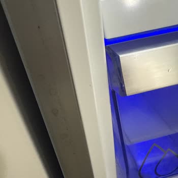 Garanti Süresi Devam Eden Arçelik Buzdolabında Paslanma Ve Renk Değişimi, Servisten Çözüm Alınamıyor