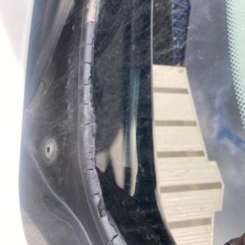 BMW 320 Diesel xDrive Plastic Deterioration Under Windshield