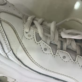 Skechers Ayakkabıda Renk Farkı Ve Çatlama Sorunu Yaşadım