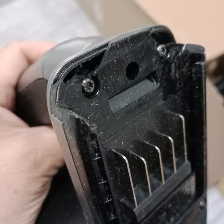 Kırık Gelen Süpürgeyi Onarmadan Geri Gönderdiler, İade Talebim Reddedildi!