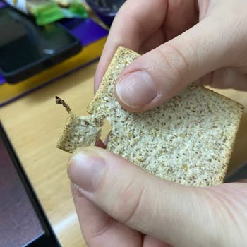 Aldığım Bisküvinin İçinden Yabancı Madde Çıktı