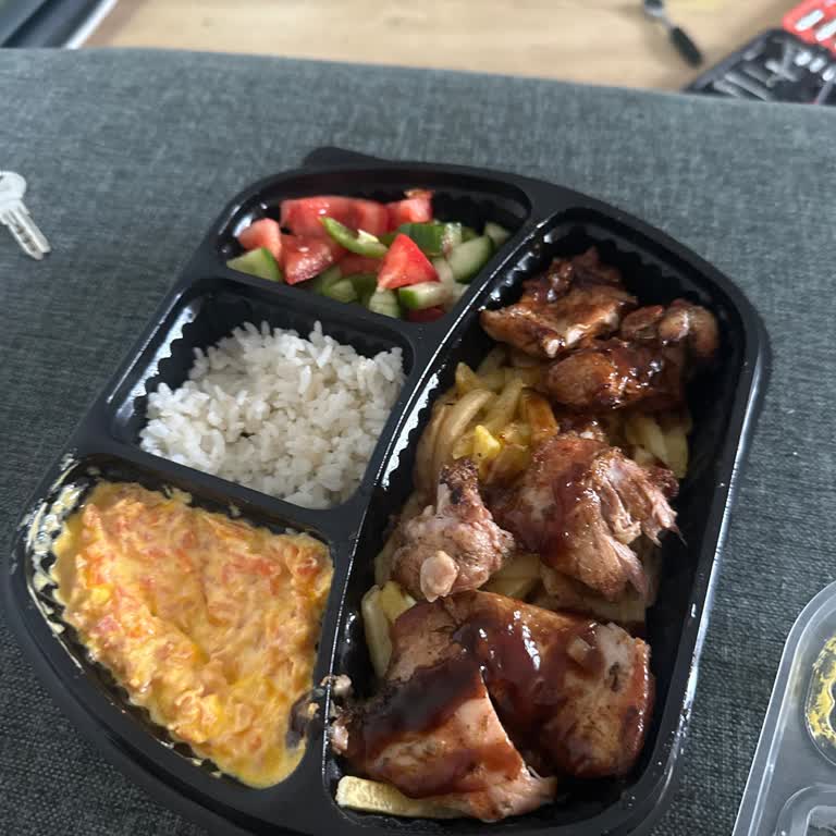 Bozuk Gelen Yemek Ve Yetersiz Canlı Destek Deneyimi