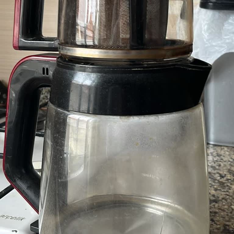 Karaca Züccaciye Çay Makinesinin Isıtıcı Kısmı Kırıldı Ve Ürün Şu Anda Kullanılmaz Durumda