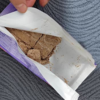 Son Tüketim Tarihi Geçmemiş Milka Çikolata Bozuk Çıktı, İade Veya Değişim Talebi