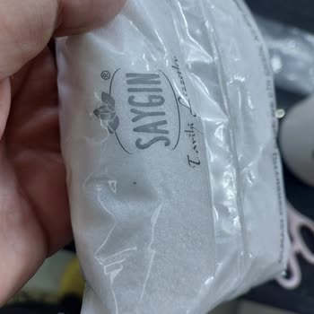 Saygın Tarihi Lezzetler Tuzun İçinde Siyah Ve Farklı Renkte Tanecikler Olduğunu Fark Ettim