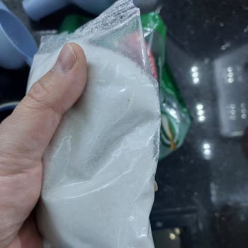 Saygın Tarihi Lezzetler Tuzun İçinde Siyah Ve Farklı Renkte Tanecikler Olduğunu Fark Ettim