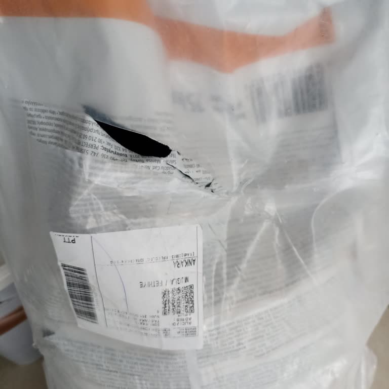 Hasarlı Kedi Maması Teslimatı, Satıcı Ve Trendyol'dan Yetersiz Destek