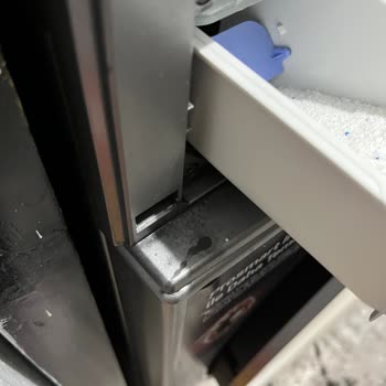 Yeni Çamaşır Makinesinde Boya Atma Ve Paslanma Şoku