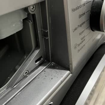 Yeni Çamaşır Makinesinde Boya Atma Ve Paslanma Şoku