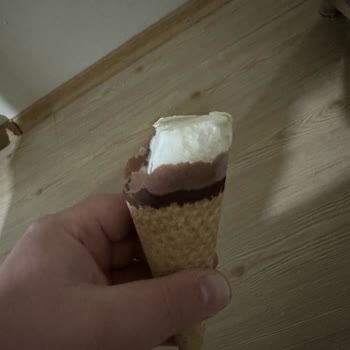 Golf Dondurma Aldığım Dondurmada Gramaj Eksikliği Ve Bayat Külah Şoku: Gıda Güvenliği Endişesi