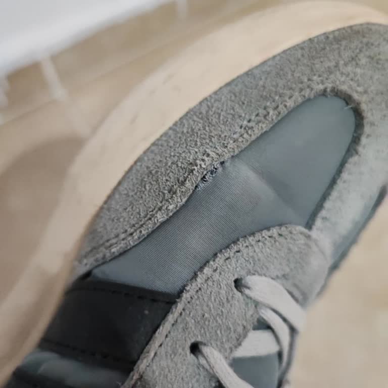 Kullanılmayan Adidas Ayakkabının Dikişinden Yırtılması Ve İade Reddi Mağduriyeti