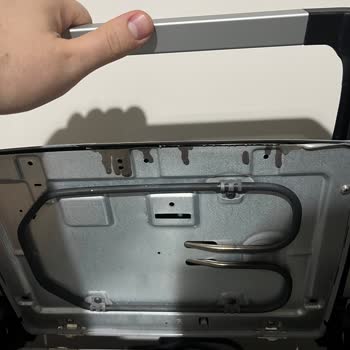 Yeni Alınan Tost Makinesinde Boya Erimesi Ve Kötü Koku Sorunu