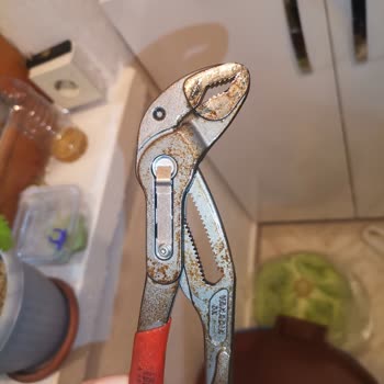 Kısa Sürede Paslanan Knipex Papağan Pense İçin Değişim Talebi