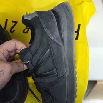 Bir Ayda Yırtılan Ayakkabı Ve FLO'nun İade Reddi Mağduriyeti