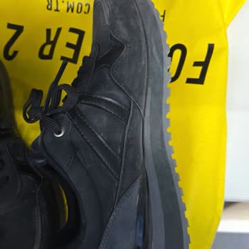 Bir Ayda Yırtılan Ayakkabı Ve FLO'nun İade Reddi Mağduriyeti