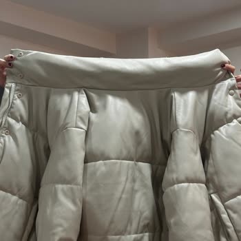 Stradivarius Deri Montun Yaka Kısmında Soyulma Ve Deformasyon Sorunu