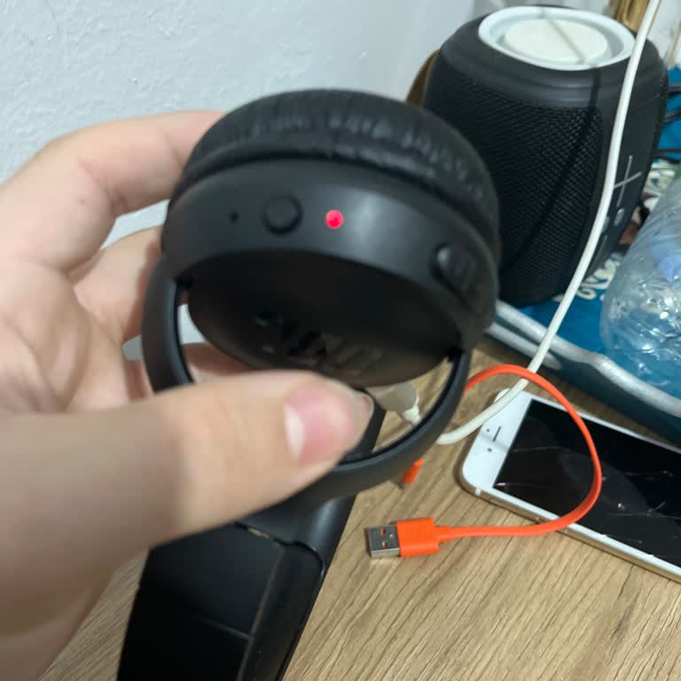 JBL Kulaklık Şarj Sorunu Tekrarlıyor, Kalıcı Çözüm Bekliyorum