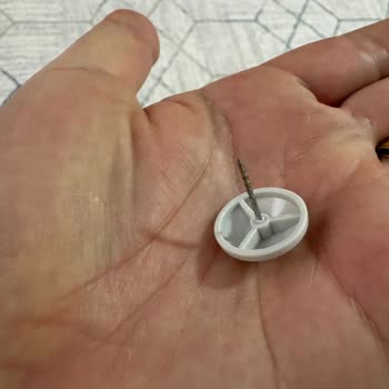 Açık Kutuda Gelen Ayakkabıdan Çıkan Sivri Vida Ayağımı Yaraladı, Çözüm Yok