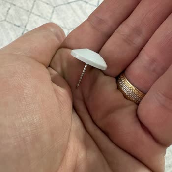 Açık Kutuda Gelen Ayakkabıdan Çıkan Sivri Vida Ayağımı Yaraladı, Çözüm Yok