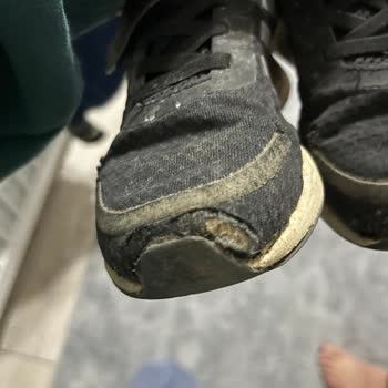 Kısa Sürede Deforme Olan Adidas Çocuk Ayakkabısında Mağduriyet Ve Yetersiz Müşteri Desteği