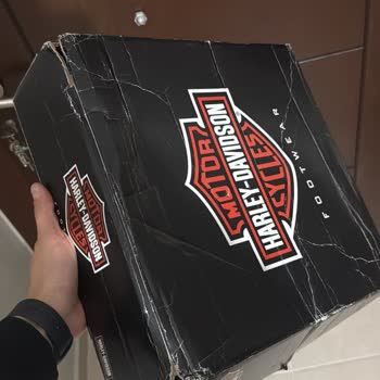 Defolu Ürün Ve Hasarlı Kutu İle Hayal Kırıklığı