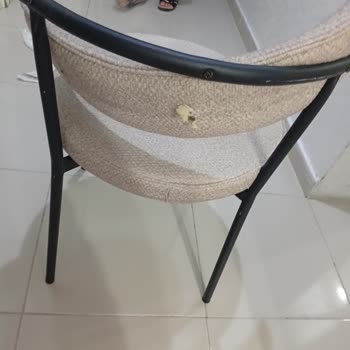 Yeni Aldığım Masanın Kolu Kısa Sürede Yırtıldı, Ekstra Ücret İsteniyor!