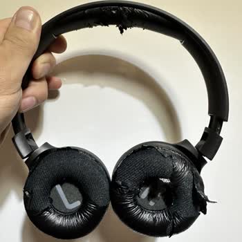 JBL Kulaklıkta İlk Günden Başlayan Soyulma Ve Deformasyon Sorunu