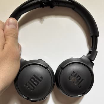 JBL Kulaklıkta İlk Günden Başlayan Soyulma Ve Deformasyon Sorunu