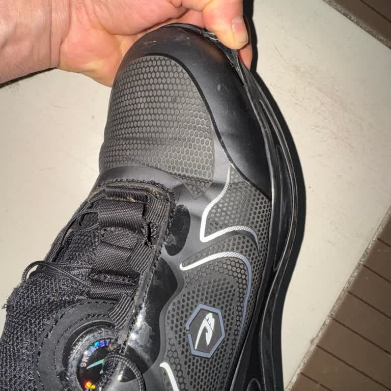 Kısa Sürede Açılan Ve Su Geçiren Ayakkabı İçin Değişim Talebi