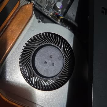 Bakım Sonrası Laptopumda Fan Arızası Ve Vida Hasarı Yaşadım