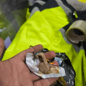 Aldığım Çikolatalarda Küf Ve Renk Bozukluğu Endişesi