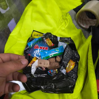 Aldığım Çikolatalarda Küf Ve Renk Bozukluğu Endişesi