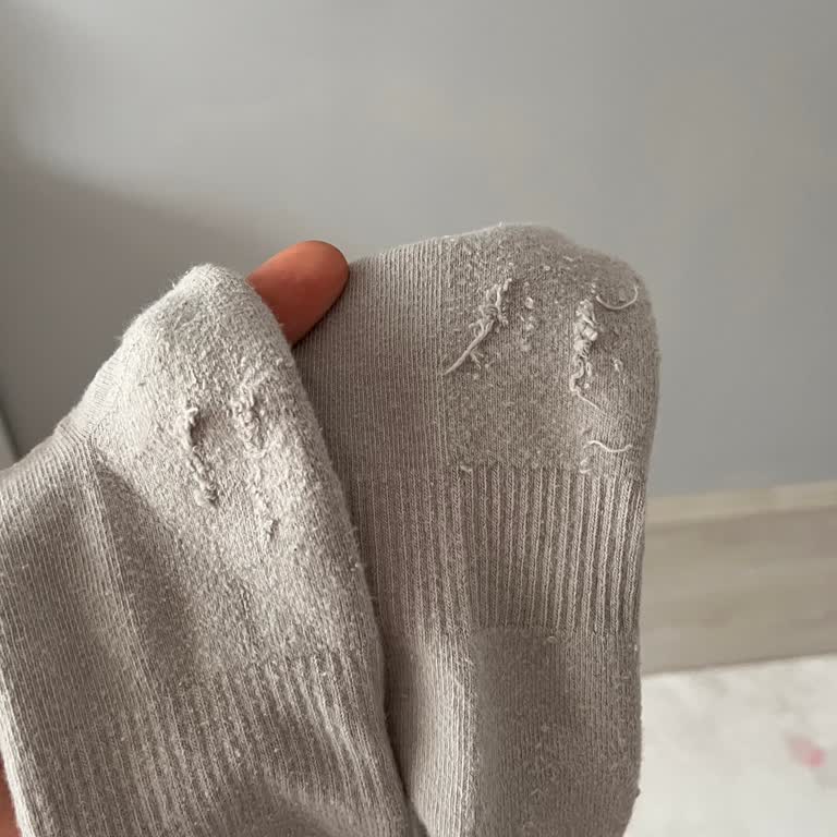 Aldığım Çorapta Üretim Hatası Ve Kalite Kontrol Eksikliği