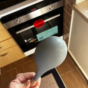 Karaca Standlı Bıçak Takımında Kısa Sürede Renk Değişimi Ve Çizilme Sorunu