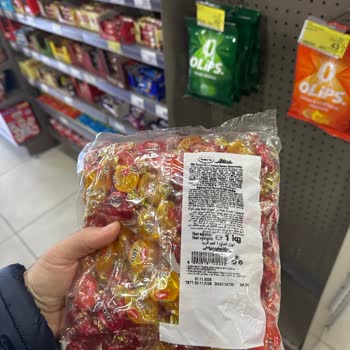 Carrefour SA Carrefour Mağazasında Son Kullanma Tarihi Geçmiş Ürünler Ve İlgisiz Personel