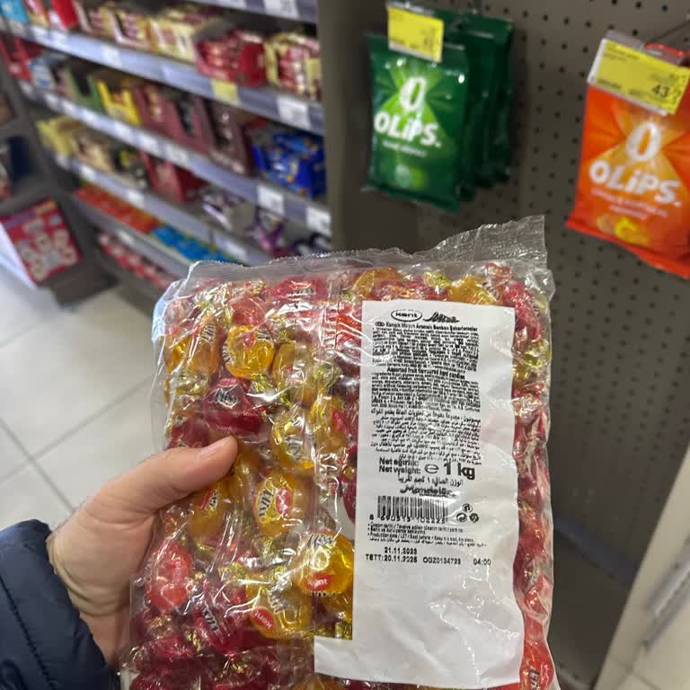 Carrefour SA Carrefour Mağazasında Son Kullanma Tarihi Geçmiş Ürünler Ve İlgisiz Personel