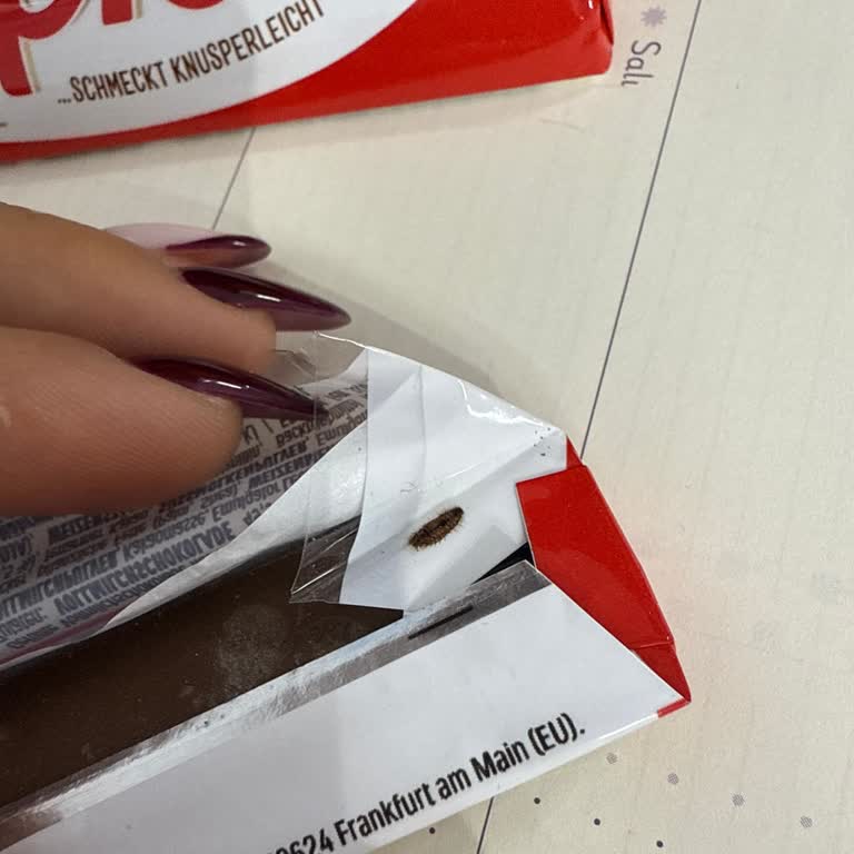 Ferrero Rocher Duplo Çikolatamdan Böcek Çıkması