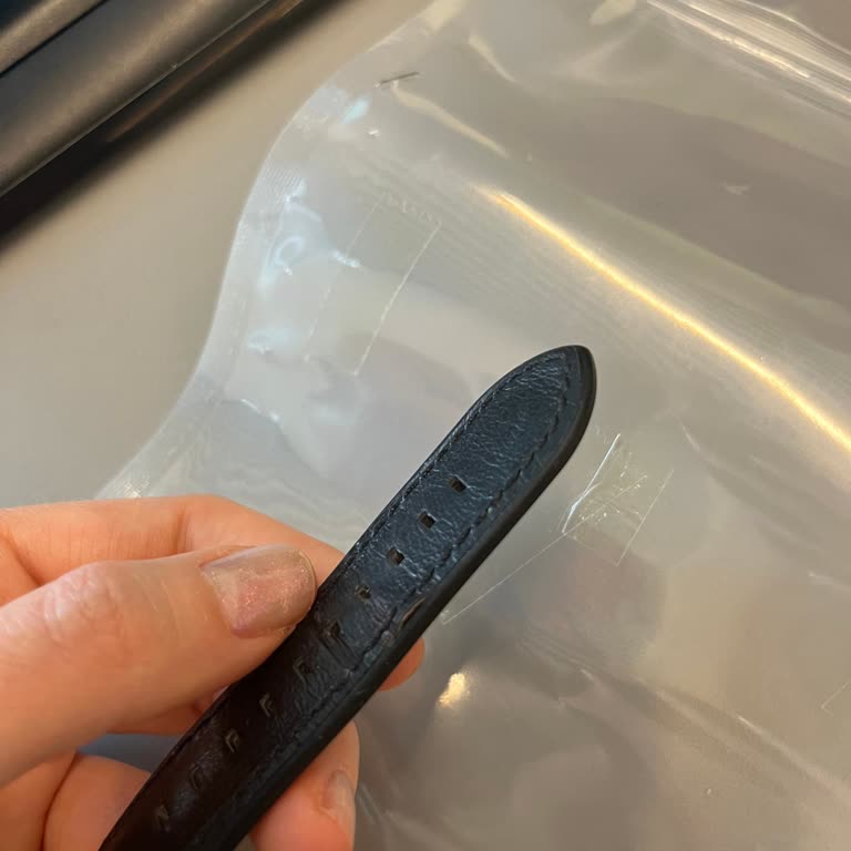 Saat & Saat Garanti Kapsamındaki Armani Saatimin Deri Kordonu Sürekli Soyuluyor!