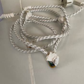 Arzum Ütüde Kronik Kablo Sorunu Ve Yetersiz Müşteri Desteği Mağduriyeti