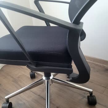 Evkur’dan Alınan Sandalyede Teslimat Gecikmesi Ve Kısa Sürede Ciddi Arızalar