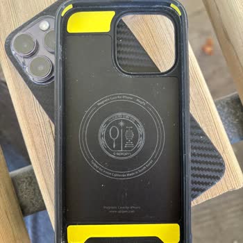 Spigen Kılıf Korumadı: Tek Düşmede İphone 14 Pro Max'in Arka Kapağı Kırıldı