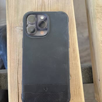Spigen Kılıf Korumadı: Tek Düşmede İphone 14 Pro Max'in Arka Kapağı Kırıldı