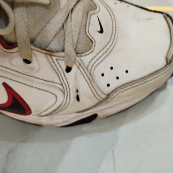 FLO Mağazasından Aldığım İki Ayakkabıda Kısa Sürede Yırtılma Sorunu