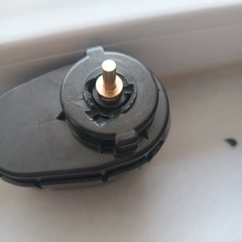 Warm House Eva Kombi Sürekli Arızalanıyor, Ücretsiz Parça Değişimi Talebimiz Var